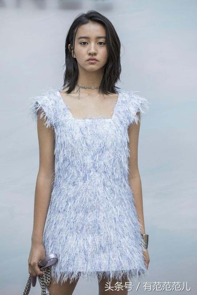 木村拓哉15岁女儿巴黎看秀,厌世脸太惊艳,但看完她的腿我沉默了