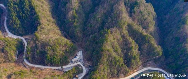 陕西大山深处，有一座仅有6辆出租车的县城，却拥有大熊猫金丝猴