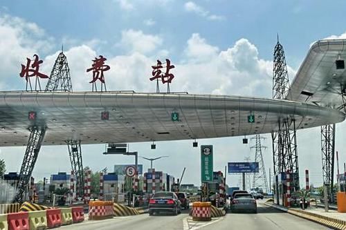  尿急@高速收费站看不到厕所，收费员尿急怎么办？原来这样解决