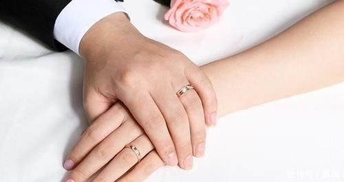  黄金戒指：男士戒指如何选择？男士戒指怎么戴呢？