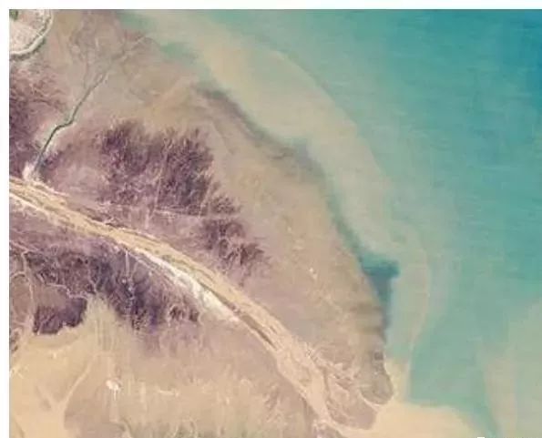 美卫星监控黄河20年，发现惊世一幕，联合国都被震动（揭秘：黄河