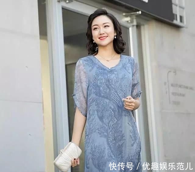  「女人」建议四十岁女人，早秋就穿这几款裙装，趁年轻赶紧美起来