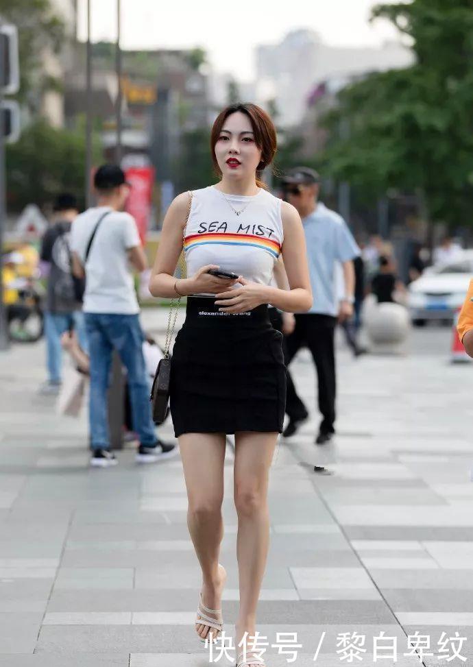 优雅:街拍丨优雅女神高跟鞋搭配