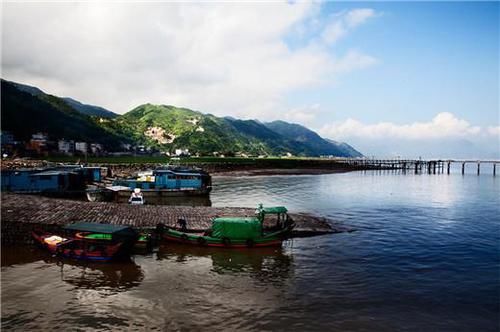 中国唯一“海上村庄”，房屋都在海面上，台风来了也吹不走