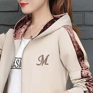 今年休闲套装又火了!中秋出门玩，51岁妈妈这样穿，减龄还方便