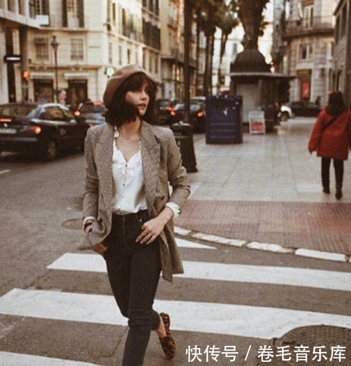 女人■优雅女人最爱的法式穿搭,简约中还带点甜美,着实迷人