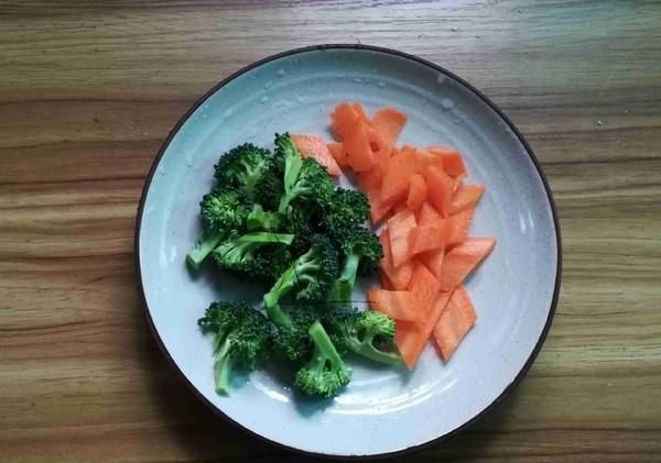  养发剂@这是“纯天然生发养发剂”，每星期吃上2次，秀发黝黑丝滑，比护发乳好