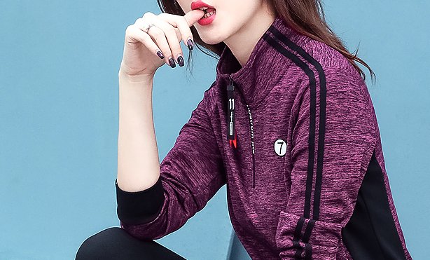 今年休闲套装又火了!中秋出门玩，51岁妈妈这样穿，减龄还方便