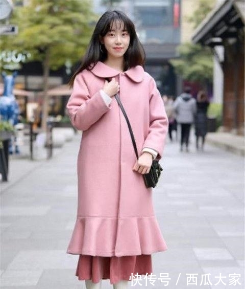 让小姐姐:肤白貌美的美女街拍:甜美可爱的美女,十分抢眼!