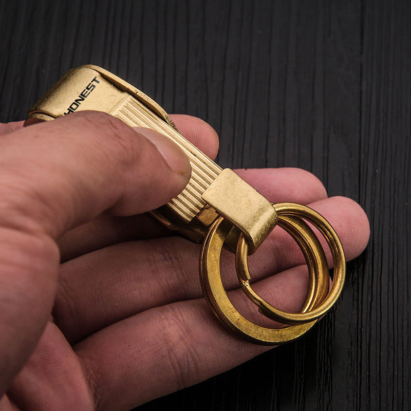 快扔了你的钥匙扣吧，看看下图这些款，这才叫“好马配好鞍”