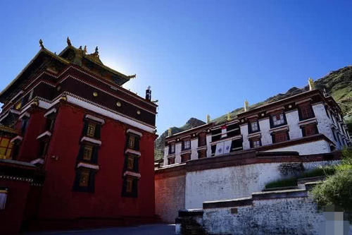  【寺庙】西藏的这个寺庙内可是有一座耗费6700两黄金的佛像——