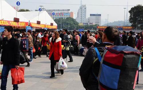 中国流动人口正在缓慢下降，未来，春运将不再一票难求？