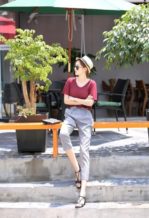 『脱俗』清新脱俗 孙允珠:夏日时尚圆领短袖T恤束腰运动裤