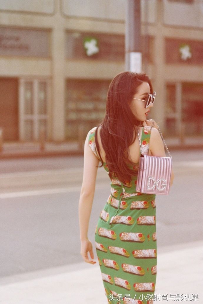 迪丽热巴的身材简直棒棒的，不信就来围观一下