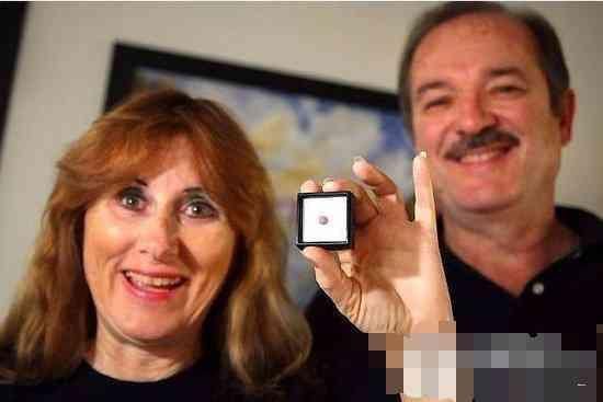 男子吃蒸蛤竟吃出一颗珍珠,经专家鉴定价值10