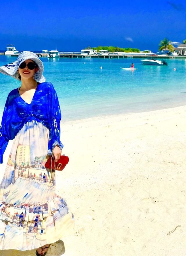 胸小的女孩穿什么衣服好看？