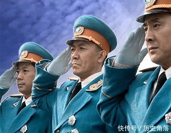 《亮剑》李云龙晋升少将用了28年,赵刚用了20