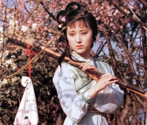 『老照片』陈晓旭老照片,一生未走出林黛玉的角色,病重时剃度出家