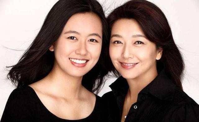  『长相』原创 江珊22岁女儿长相曝光，与前夫高曙光一模一样，昔日夫妻如今成模范离婚代表