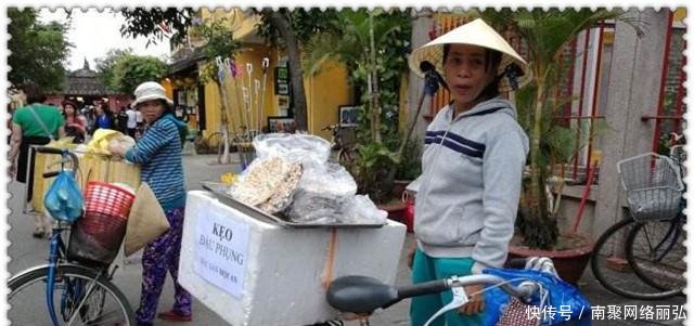 广西东兴市满街的越南商贩, 火腿肠用铁罐装, 1斤1两20元一罐