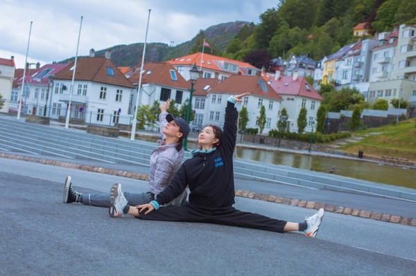 俏皮可爱又优雅妩媚！《潮我看齐》之马思纯：难道只用简单的笑容