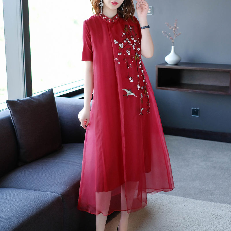 有一种中国风:“绣花裙”，比旗袍洋气，比欧货裙高贵，巨美嫩3