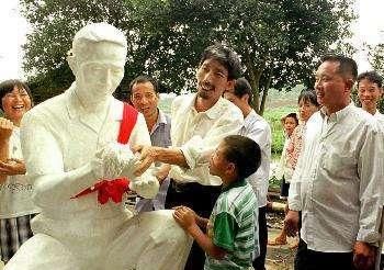  [历经]湖南农民一定要给袁隆平雕像，雕像历经艰辛，终于制作成