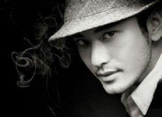 娱乐资讯：娱乐圈公认好先生央视点名，一直发微博称对不起母亲！