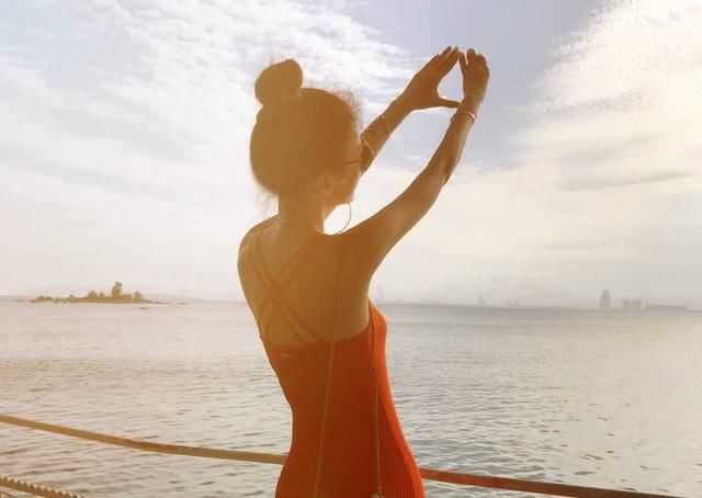 薛之谦当爸,发文宣布以后再不写情歌,网友:这是要靠孩子洗白?