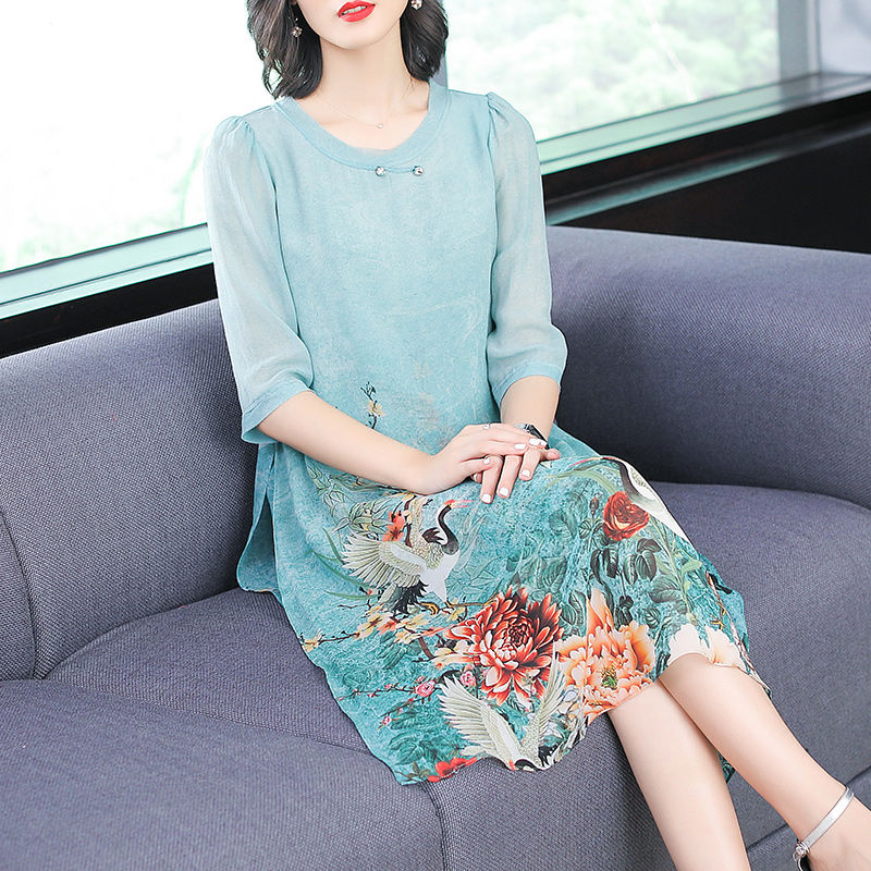 别穿代代相传的连衣裙了!今年的真丝裙太洋气，穿了舍不得脱