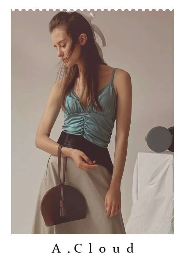 懒美人出门必备，25款凹造型小包包了解下!