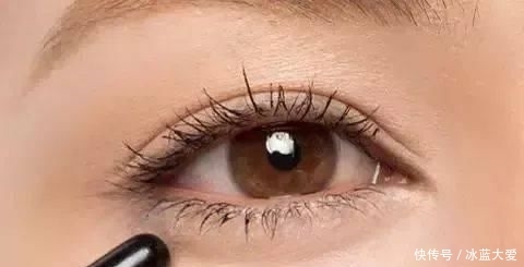 『眼妆』十分“想”说丨卧蚕怎么画?两招教你轻轻松松化立体式眼妆画法!