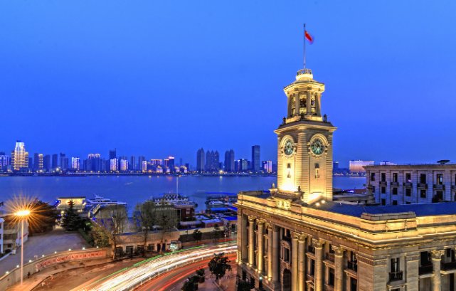  「中国」中国拥有大学生最多的城市，大学生人数超100万，名列世界第一