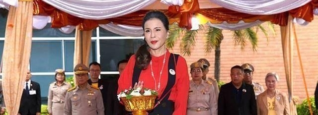  气质■泰国大公主不输诗妮娜贵妃，68岁气质超好，不愧是混娱乐圈的人！