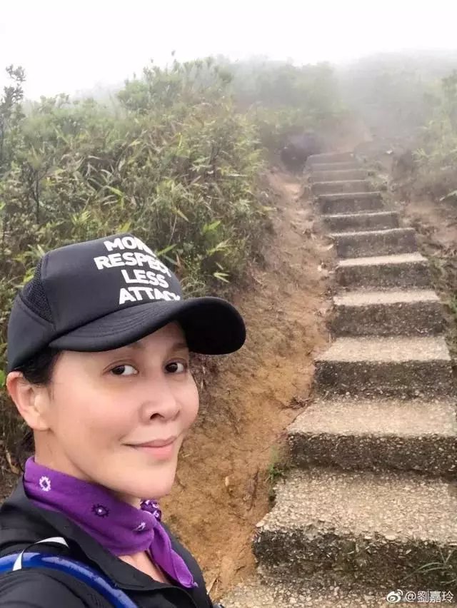 《邪不压正》49岁许晴美得让人挪不开眼睛!