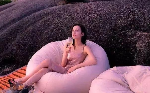 迪丽热巴慢游全世界正片出炉，每一个画面都美到窒息!!