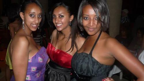 她们拥有白人的样貌,黑人的皮肤,性格热情奔放