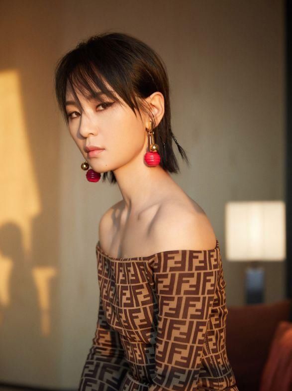 一周造型红黑榜:贵妇品牌香奈儿和普通家居品牌对战，谁输谁赢?