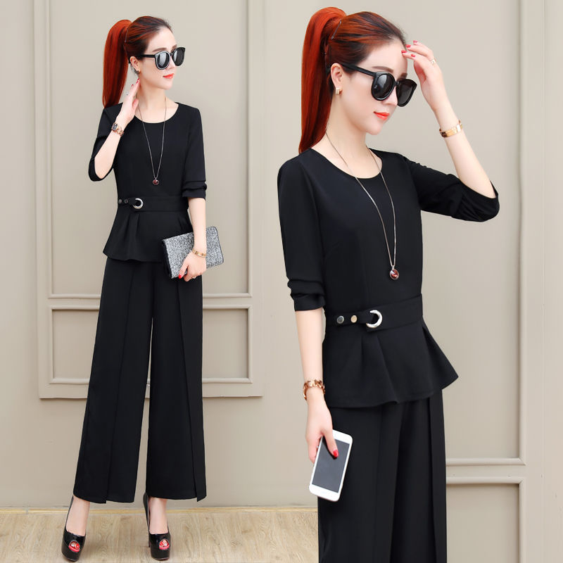 越来越多的女人，不选择穿连衣裙，都喜欢下面这阔腿裤套装