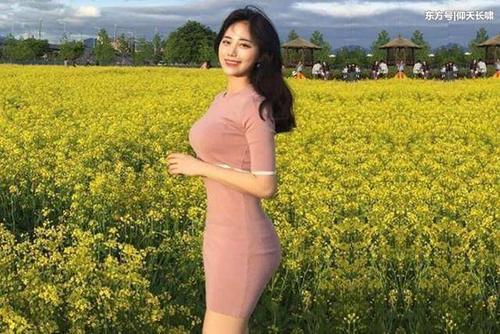 韩国健身模特，身材傲人穿衣风格多样，网友：最喜欢她黑色系！