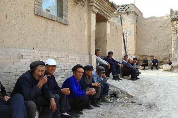 农民公粮没白交！国家给出4个养老举措，农民有福了！