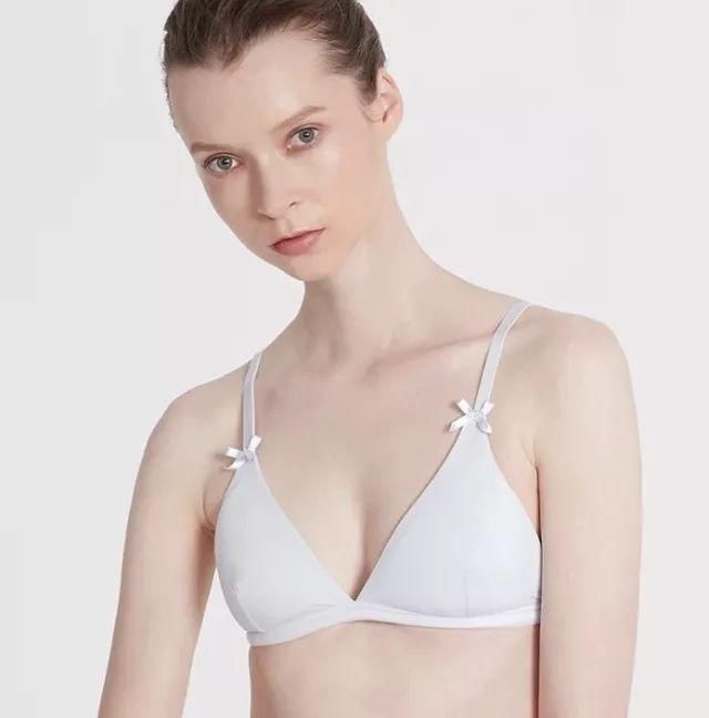 越来越多女明星“真空”出街，内衣真的这么讨厌?