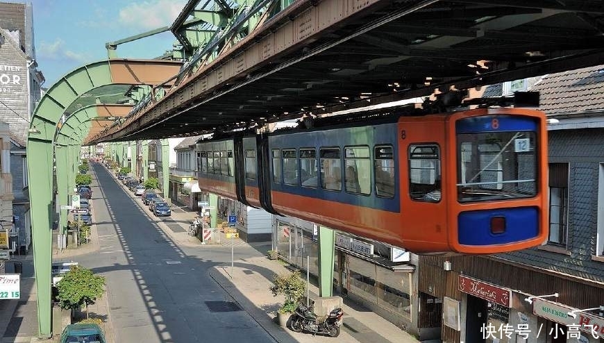 厉害了我的国，中国首辆“空中列车”已通车，外国专家都称赞