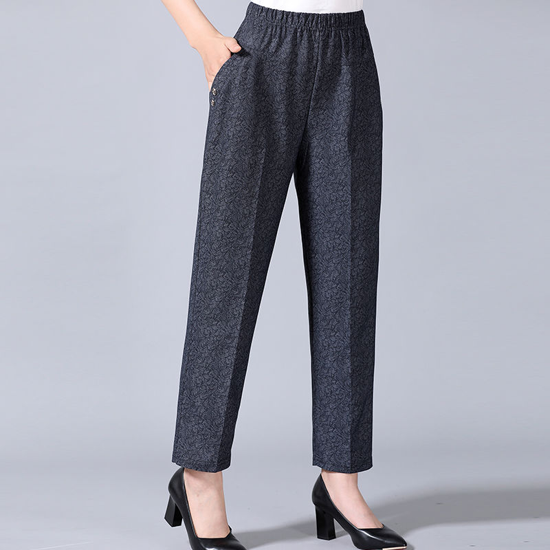 终于等到“妈妈裤”上新了，时髦优雅显身材，一口气给妈妈买3条