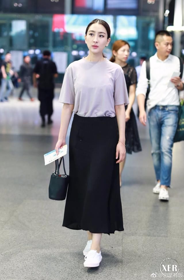 马苏脸蛋儿这么小,怎么胯如此宽呢?从上到下根本找不到腰!