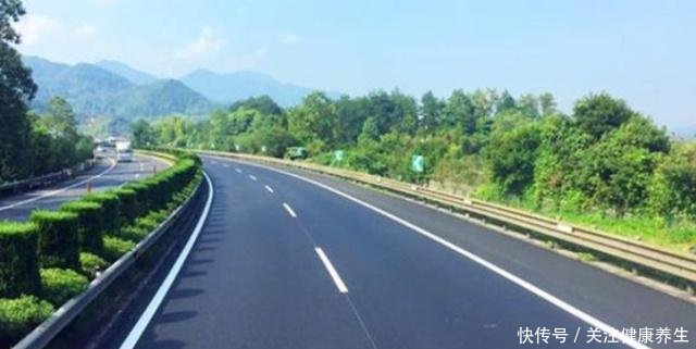 这条路没有限速杆和收费站，全程无阻，中国首条“不限速”高速