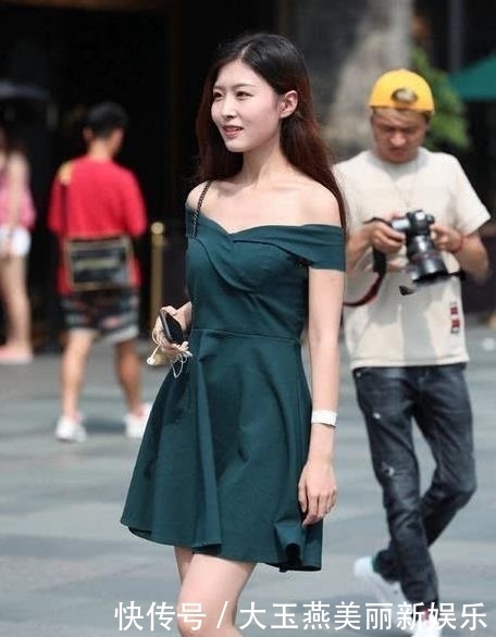 展现|街拍:老实说,没几个人见过这种丰腴身材吧?