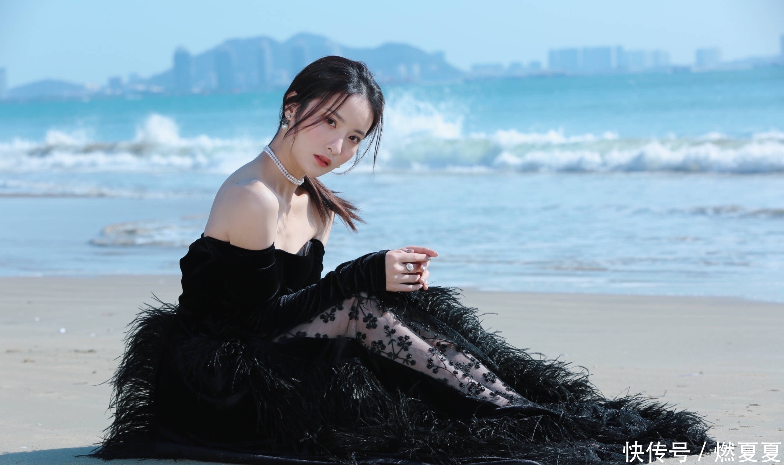 『性感』美女图集,第770期:性感时尚,图几小姐姐,你会更喜欢呢?