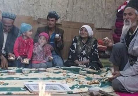  「接触」中国最后的沙漠“原始部落”不与外界接触，隐居沙漠深