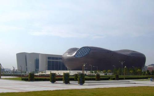 中国建世界级奇迹工程，斥资53亿将沙漠变城市，令老外叹服！